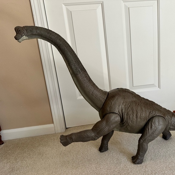 HUGE Action Figure Dinosaur - 27” tall, 41” long - Over 3ft. Nose to Tail - Picture 3 of 5